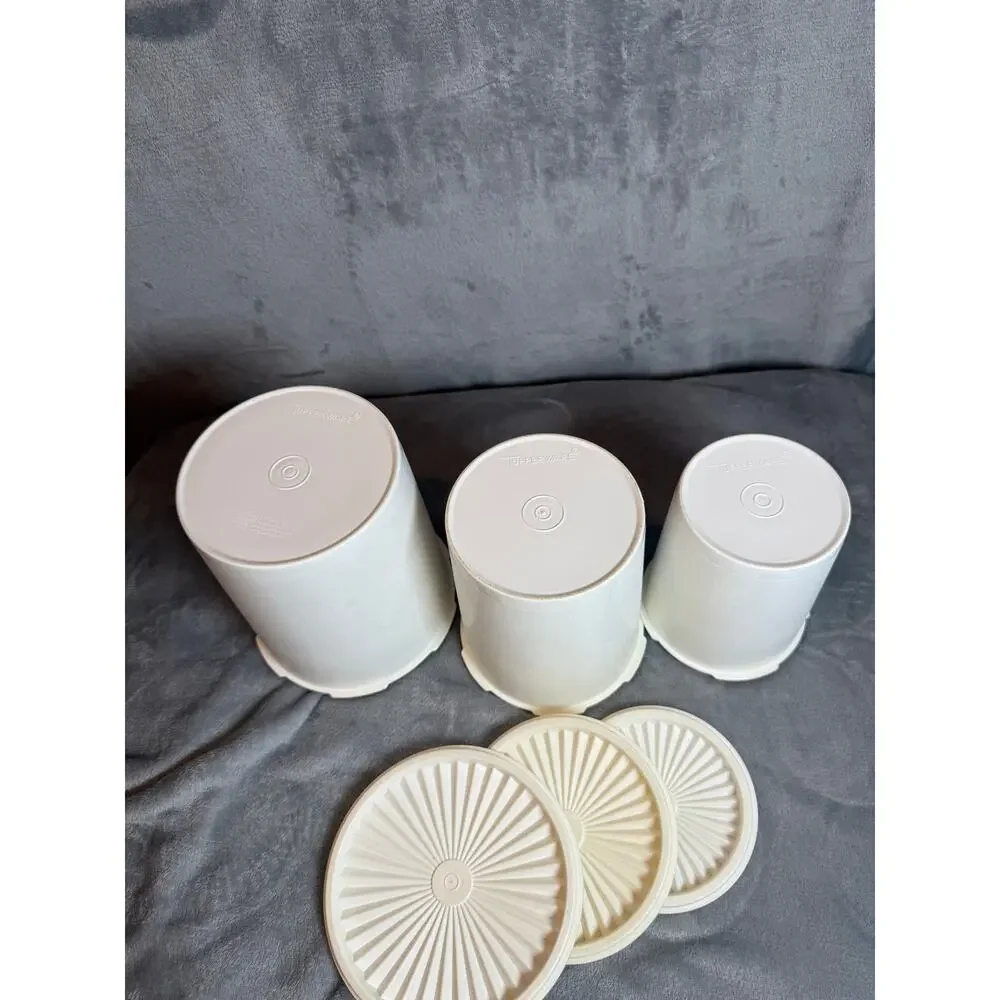 Tupperware vintage servalier